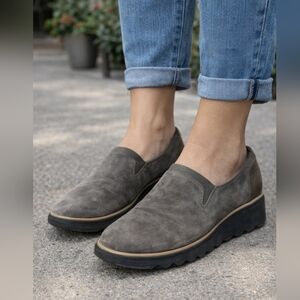 Clarks Suede Slip-On Shoes 9.5 Women’s Gray Comfort Loafers Casual Walking